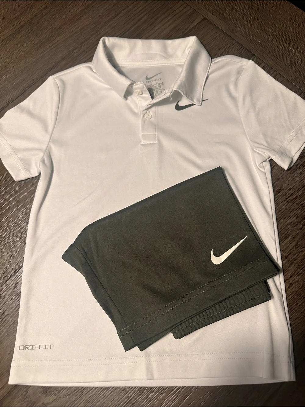 Kids/Youth Nike White Dri-FIT Polo & Olive Green Nike Shorts Set - Picture 3 of 5